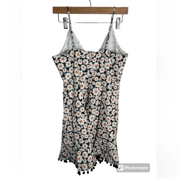 THML Flirty Daisy Dress with Pom Pom Hem Line Women’s Size Medium - Picture 6 of 7
